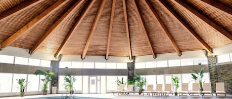 Innenpool, Liegestühle