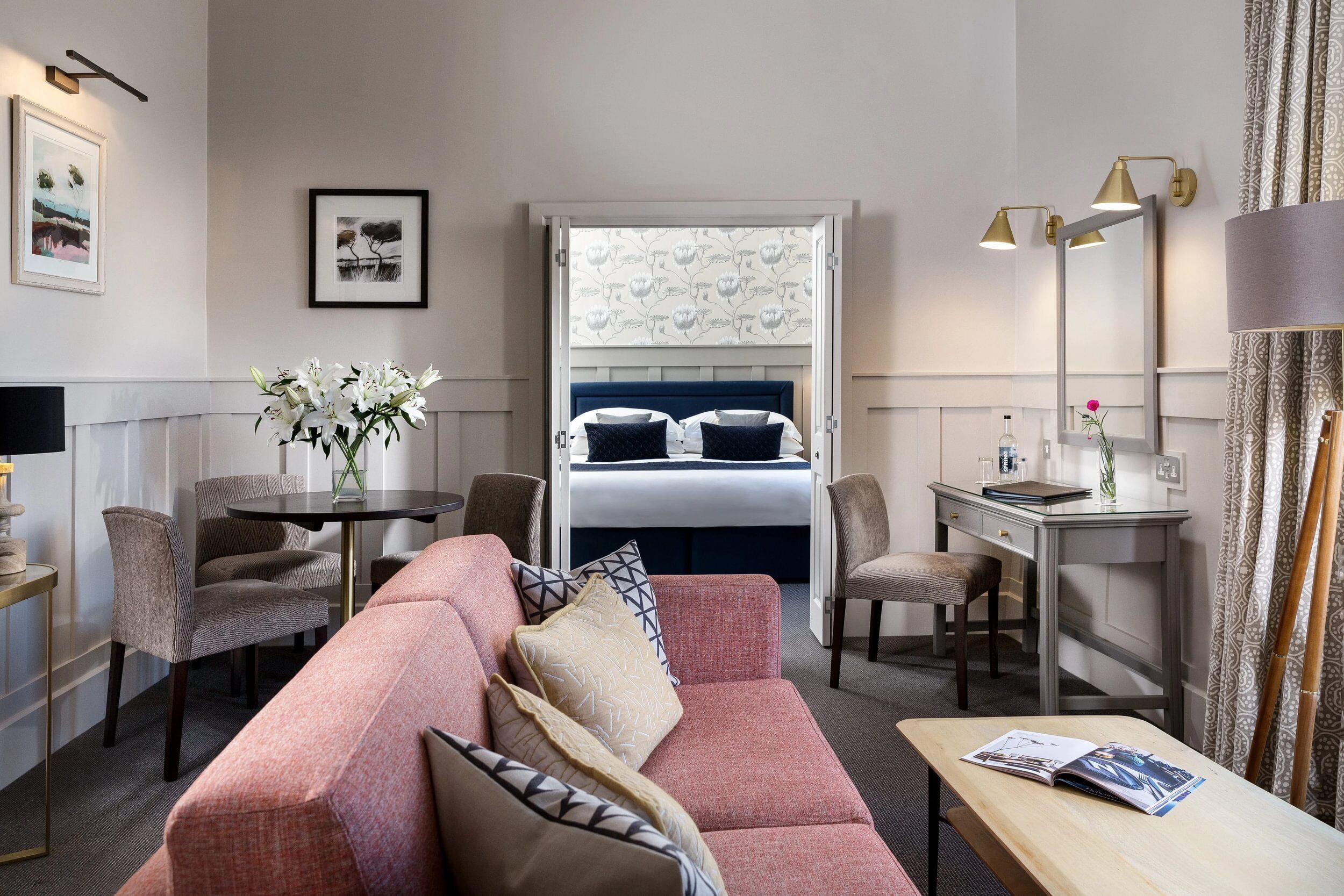 signature suite | desk, free wifi, bed sheets