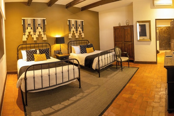 Habitació doble, 2 llits de matrimoni | Roba de llit d'alta qualitat i cobrellits