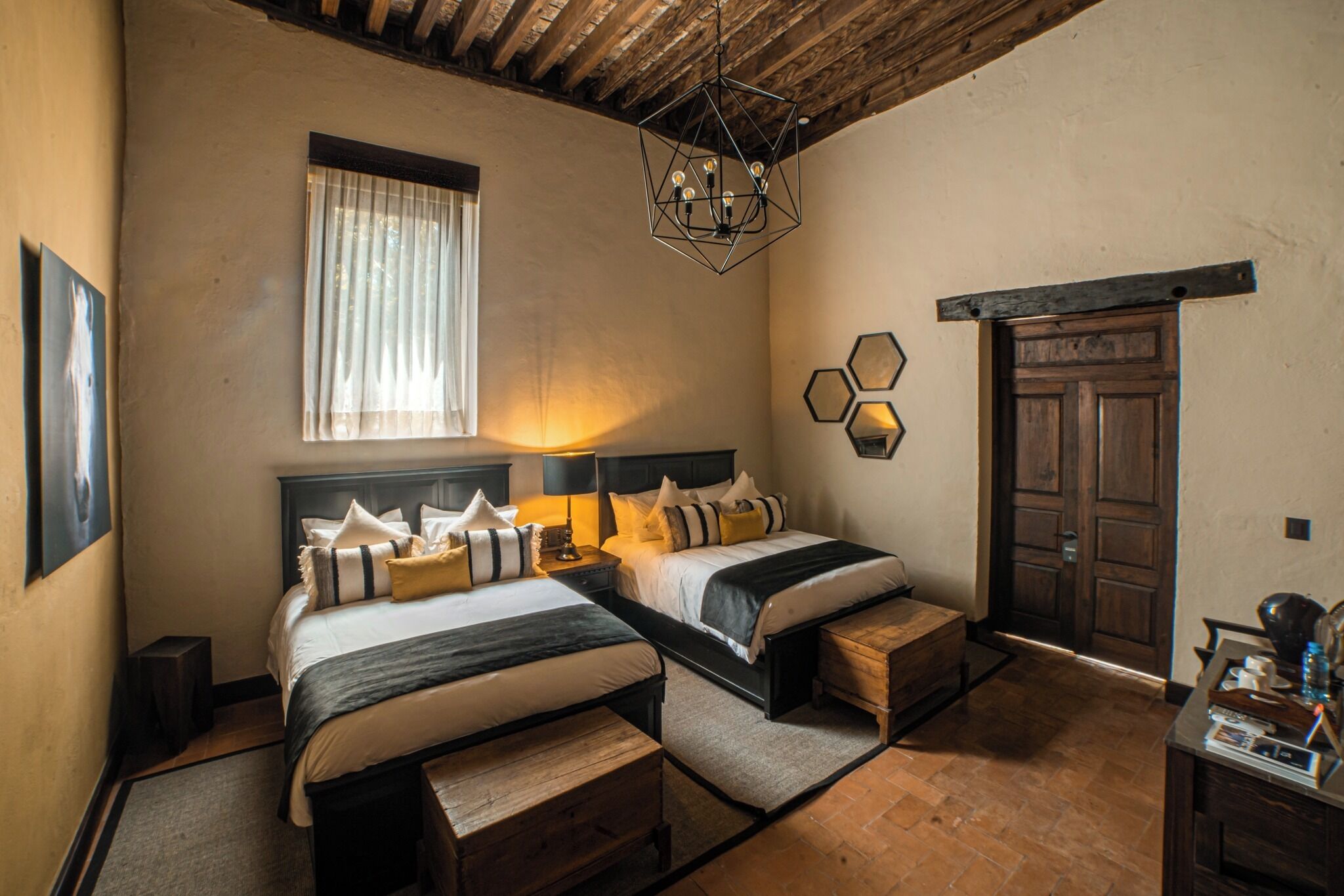 Habitación doble, 2 camas Queen size | Ropa de cama de alta calidad, edredón y camas con pillow-top 