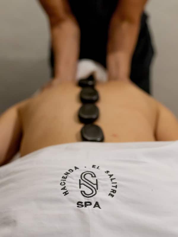 Couples treatment rooms, hot tub, body treatments, deep-tissue massages