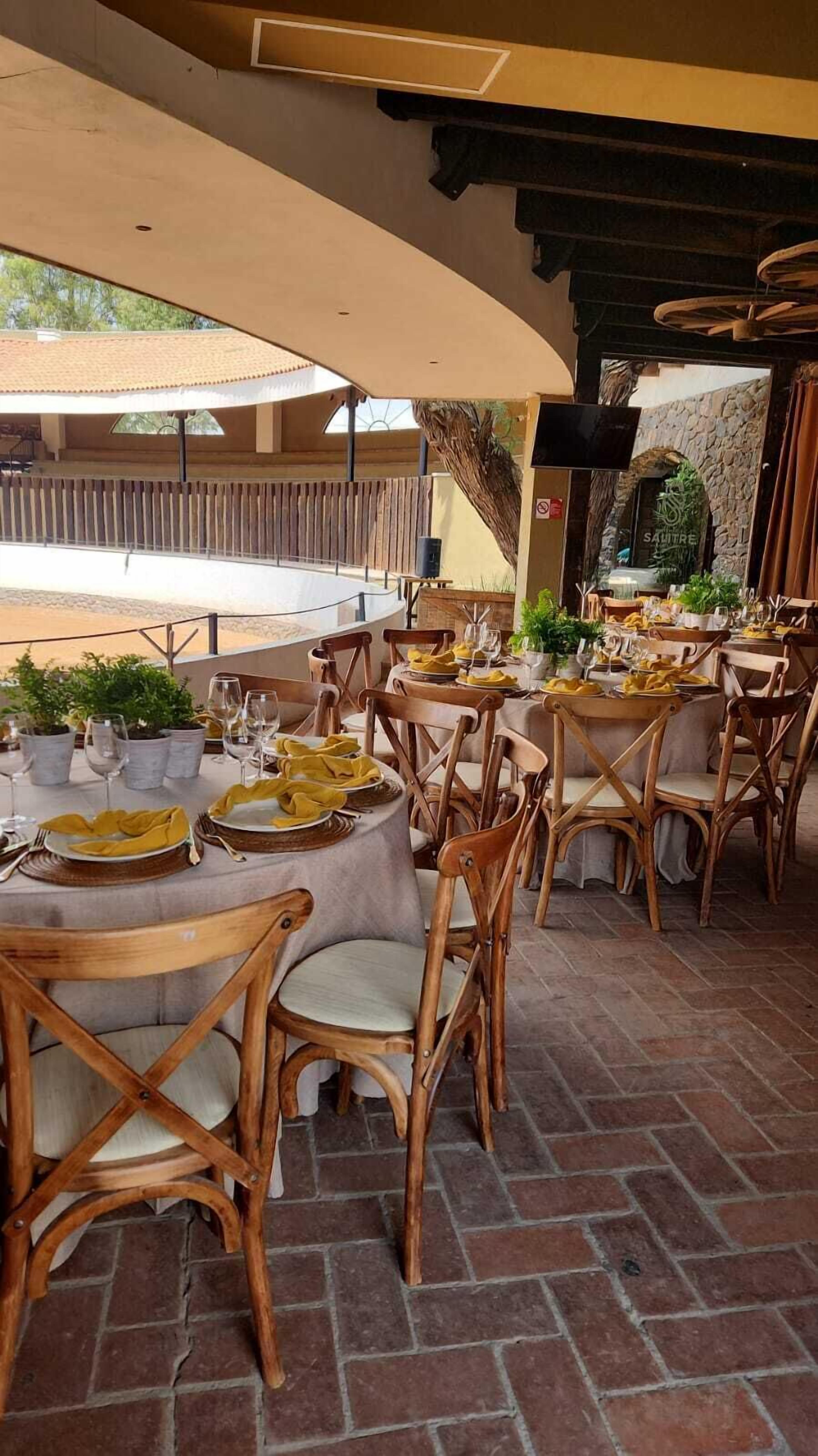 Se sirven desayunos, comidas y cenas 