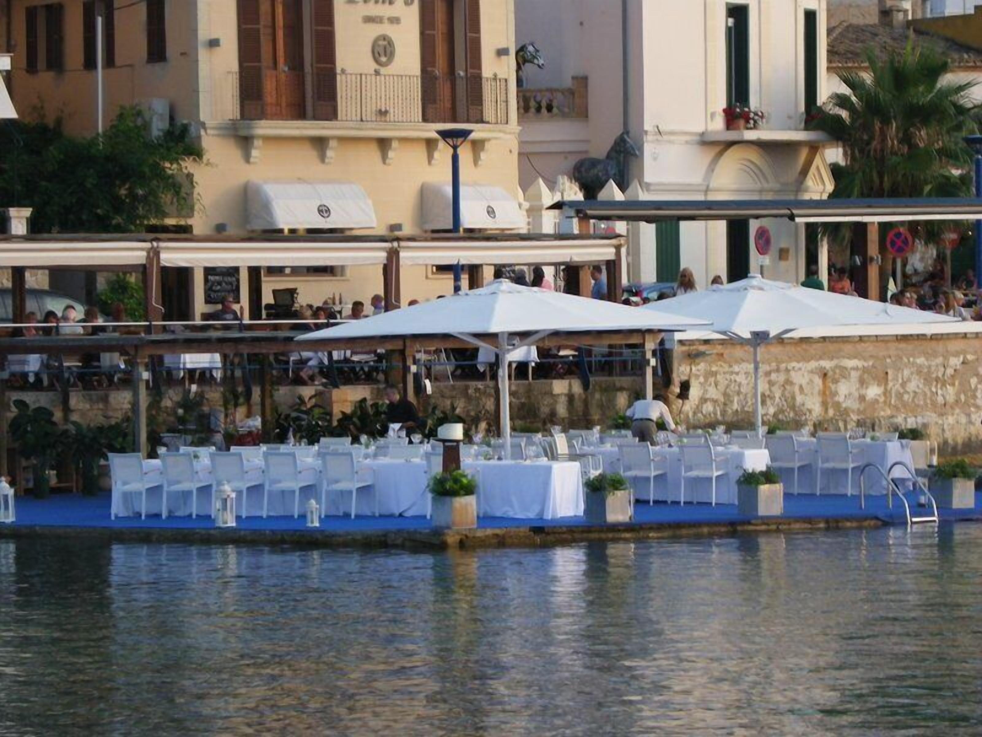 breakfast, lunch, dinner served; local cuisine, beach views