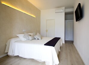 Desk, blackout drapes, iron/ironing board, free WiFi - Hotel Brismar (Andraitx)