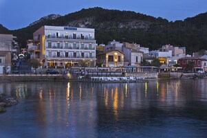 Front of property - evening/night