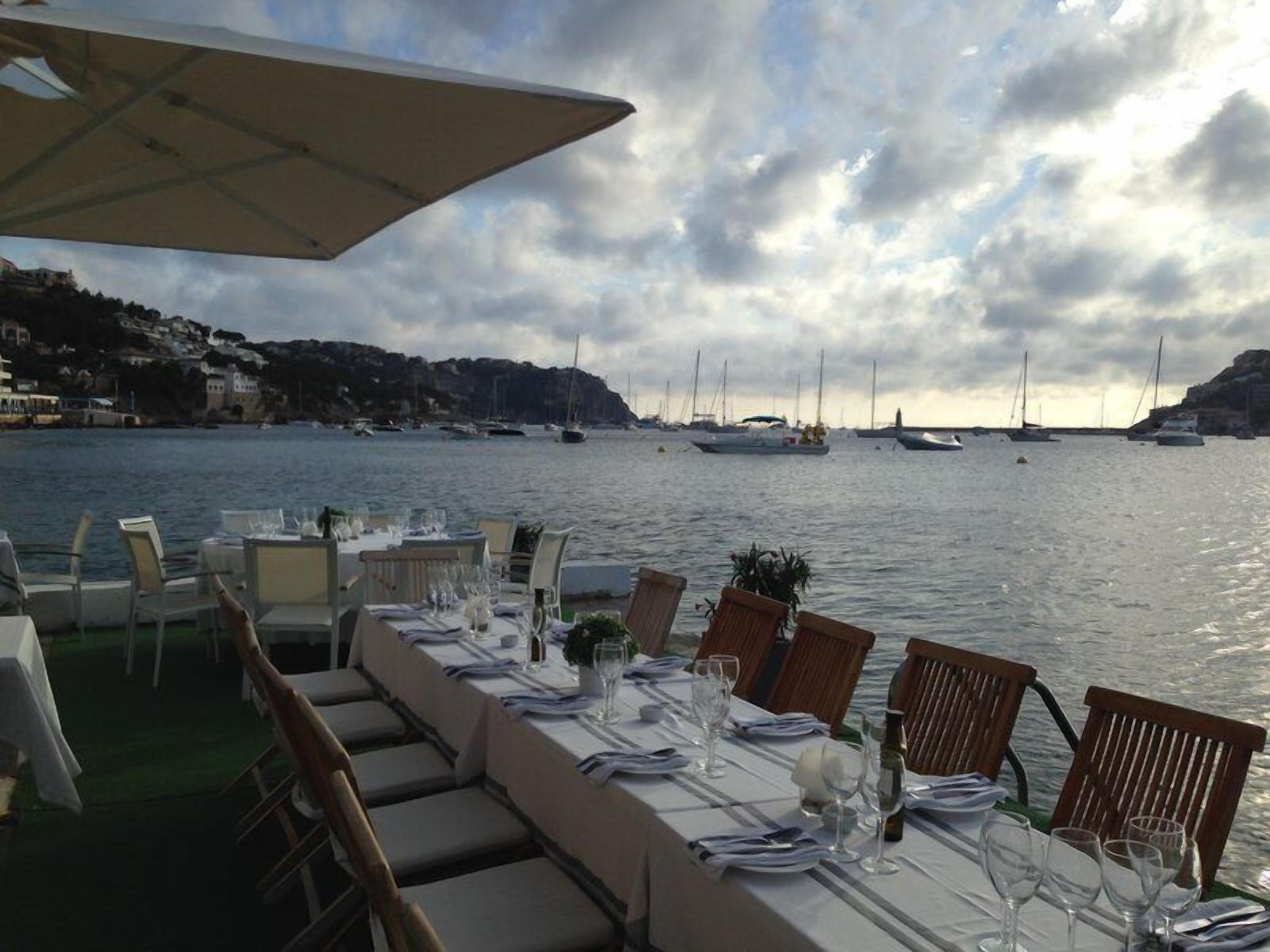 breakfast, lunch, dinner served; local cuisine, beach views