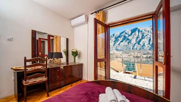 Chambre Double, salle de bains commune