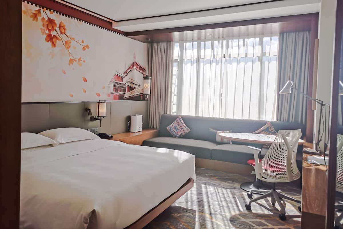 Chambre, 1 trÚs grand lit, accessible aux personnes à mobilité réduite, fumeur