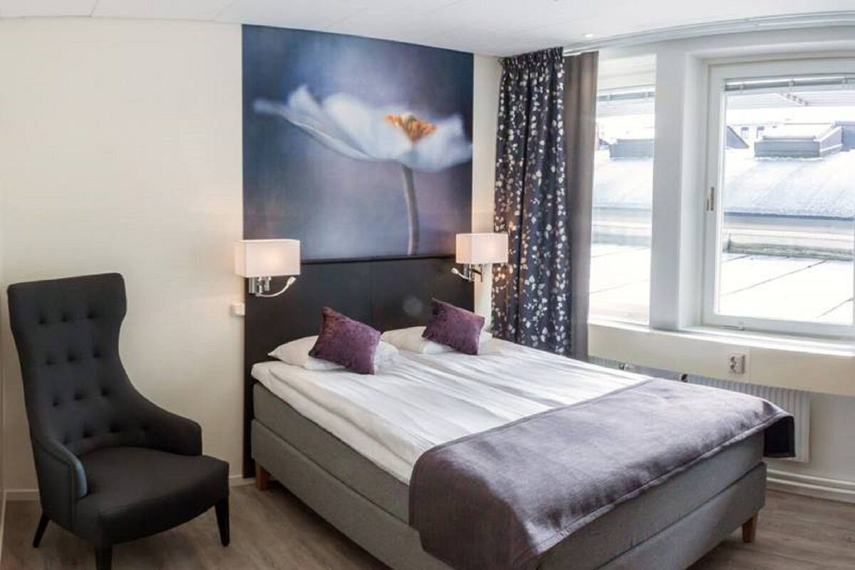 Double Room | Desk, iron/ironing board (on request), WiFi (free), bed sheets