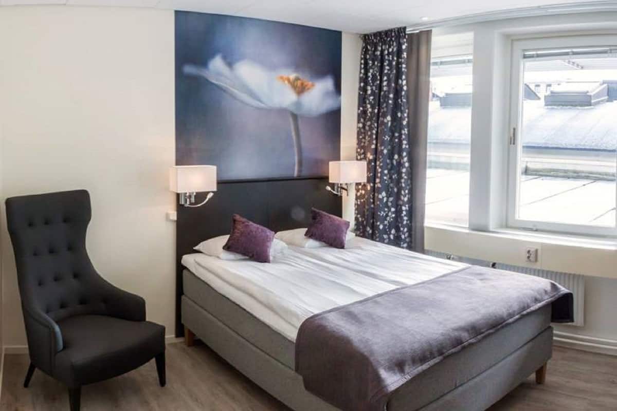 double room | desk, iron/ironing board, free wifi, bed sheets