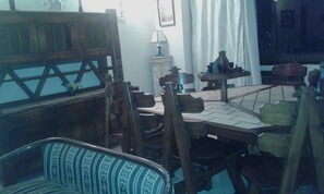 Deluxe Duplex, 3 Bedrooms, Sea View (No. 151) | In-room dining
