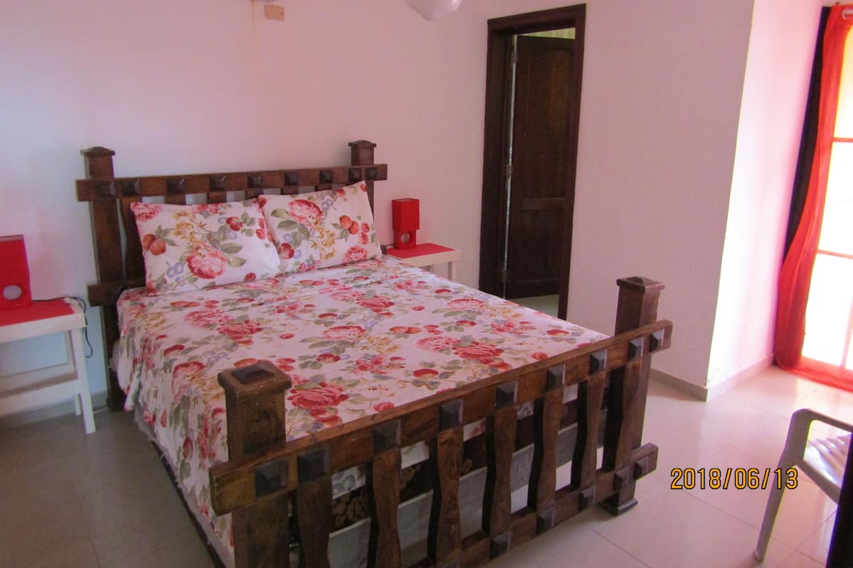 Double Room With Balcony, A/C and Private Bathroom in a Shared Apartment | In-room safe, iron/ironing board (on request), rollaway beds (surcharge)