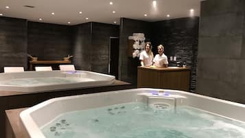 Sauna, bain Ă  remous, hammam