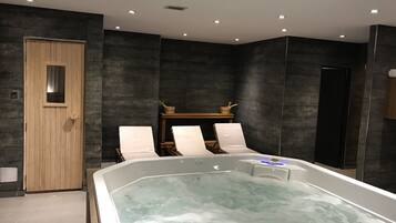 Sauna, bain Ă remous, hammam