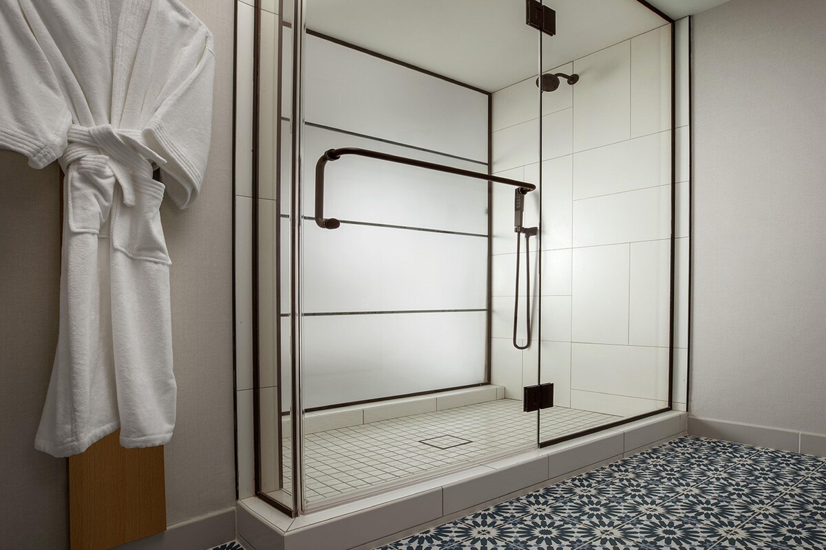 Bathroom shower