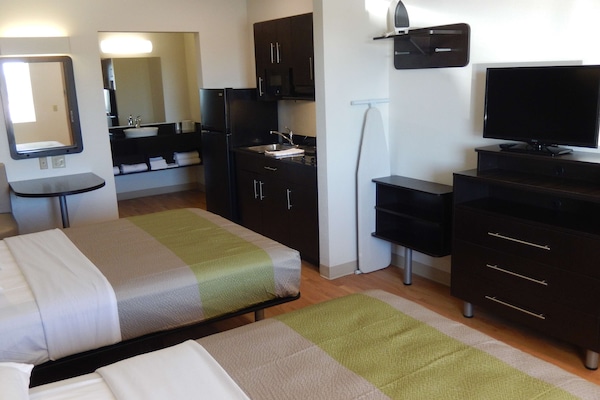 Iron/ironing board, free WiFi, bed sheets