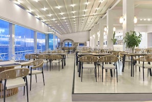 2 restaurants, breakfast, lunch, dinner served; Greek cuisine