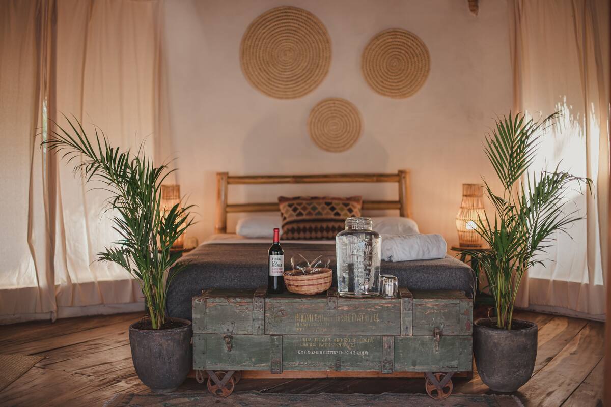 Design Double Room | Peti besi dalam bilik 