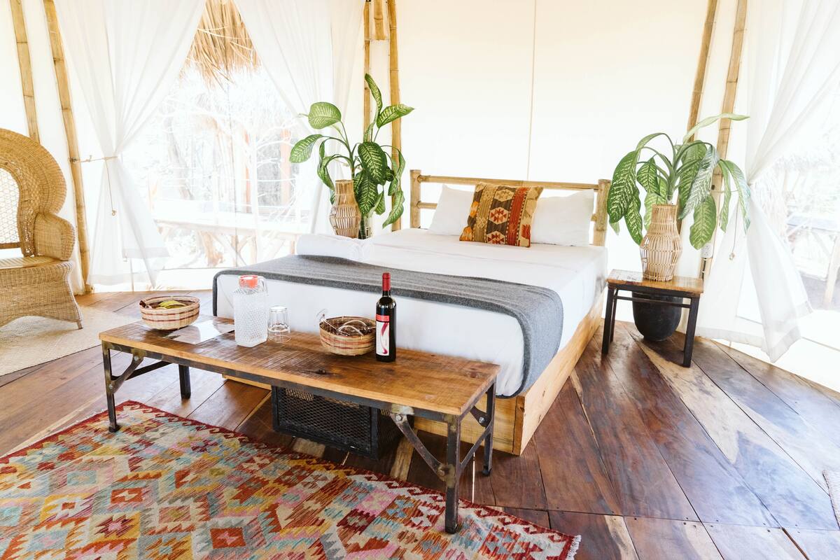 Design Double Room | Peti besi dalam bilik 