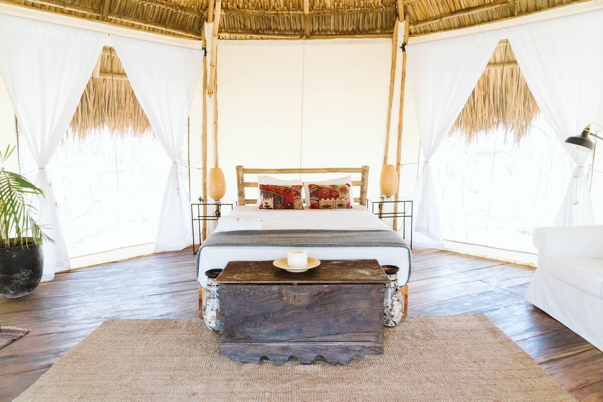 Design Double Room | Peti besi dalam bilik 