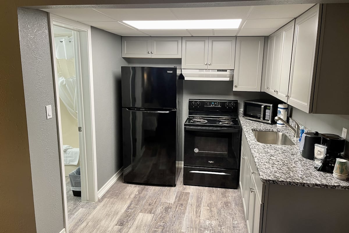 elite studio | private kitchen | fridge, microwave, coffee/tea maker