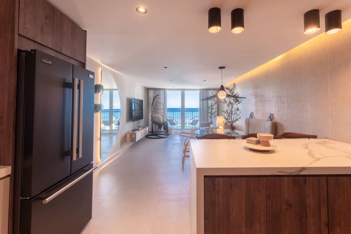 exclusive condo, 2 bedrooms, ocean view, corner | private kitchen | fridge, microwave, stovetop, coffee/tea maker