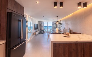 익스클루시브 콘도, 침실 2개, 바다 전망, 코너 | 전용 주방 | 냉장고, 전자레인지, 쿡탑, 커피/티 메이커