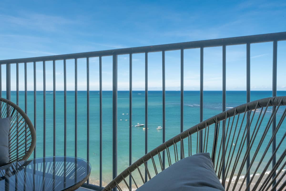 exclusive condo, 2 bedrooms, ocean view, corner | balcony view