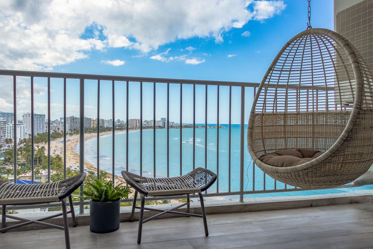Suite estudio panorámica, 1 cama de matrimonio grande con sofá cama, cocina, vistas al mar | Vistas al mar