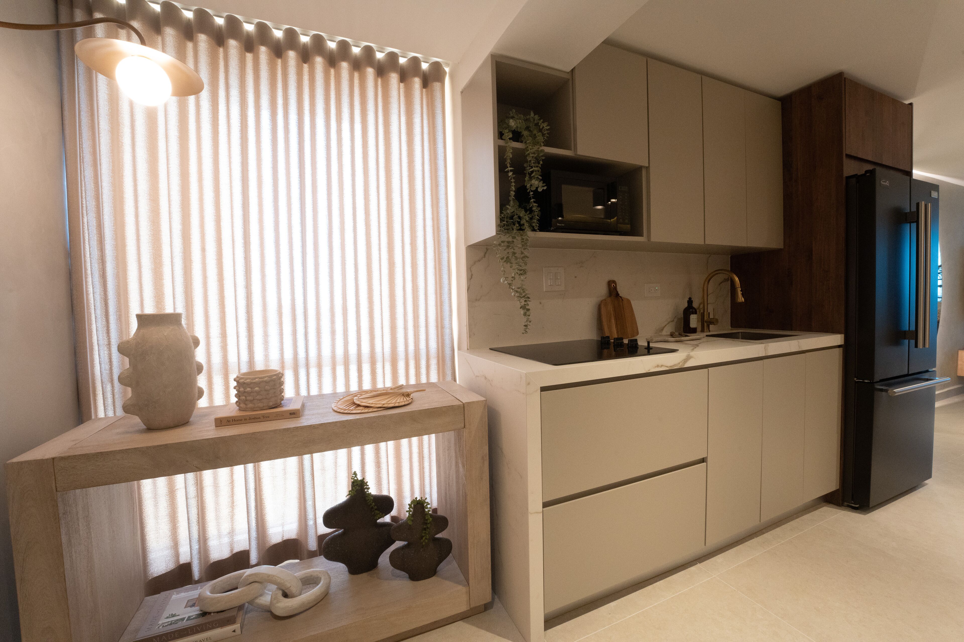 exclusive condo, 2 bedrooms, ocean view, corner | private kitchen | fridge, microwave, stovetop, coffee/tea maker