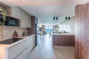 익스클루시브 콘도, 침실 2개, 바다 전망, 코너 | 전용 주방 | 냉장고, 전자레인지, 쿡탑, 커피/티 메이커