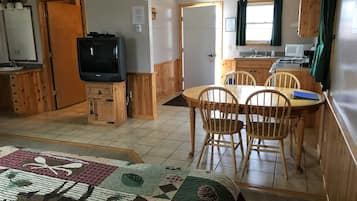 Chalet rustique, accessible aux personnes à mobilité réduite, cuisine