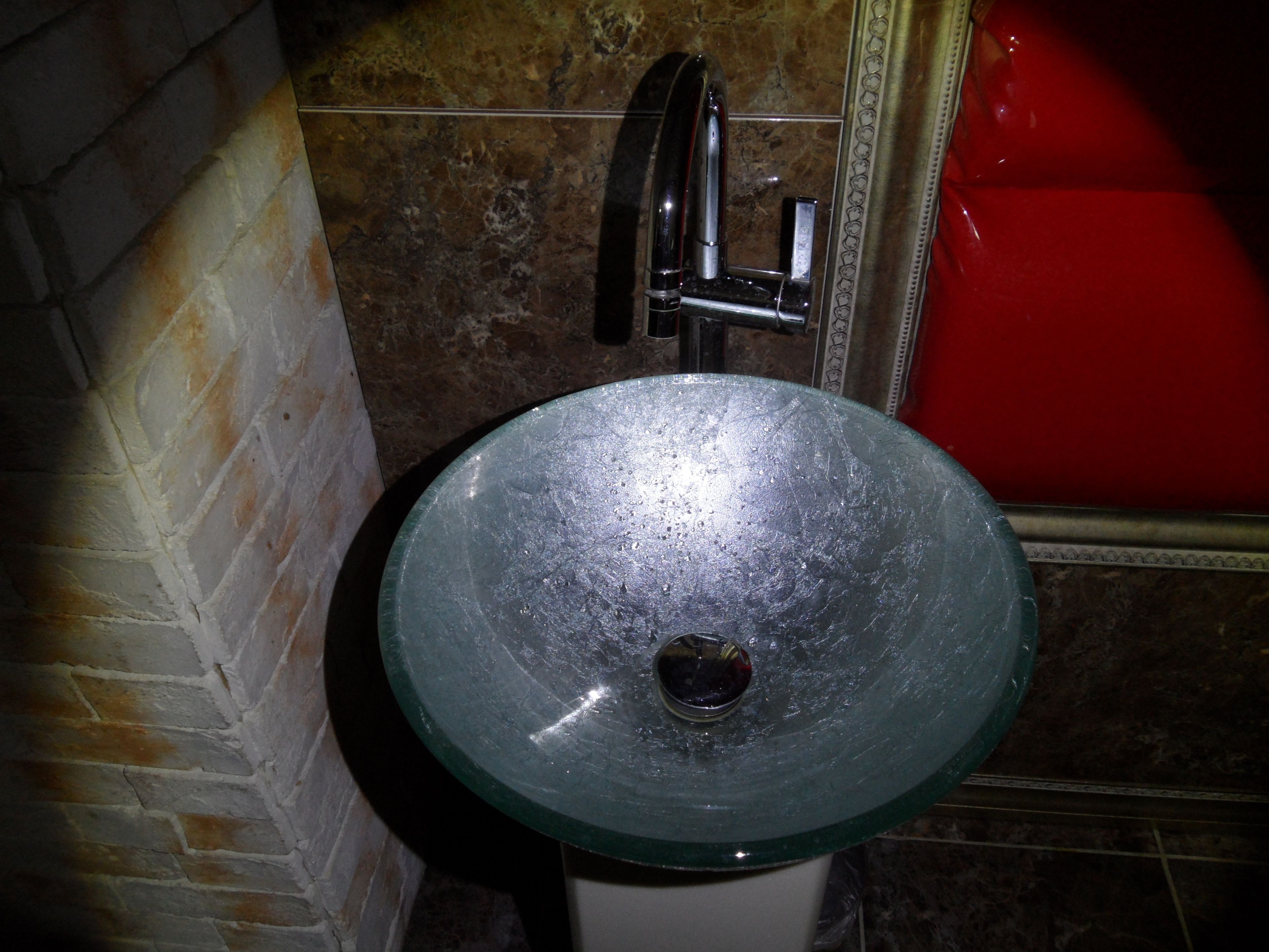 superior double room, 1 queen bed | bathroom sink