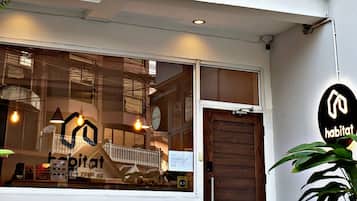 واجهة المنشأة