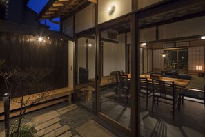 Property grounds - Sanjusangendo Yoitsubaki (Kyoto)