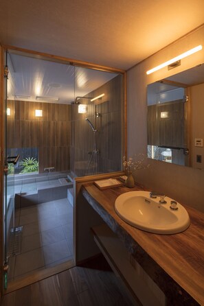 Bathroom sink - Sanjusangendo Yoitsubaki (Kyoto)