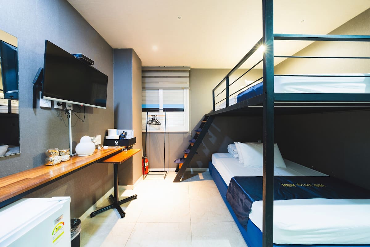 Quadruple Room | Premium bedding, individually decorated, individually furnished, desk