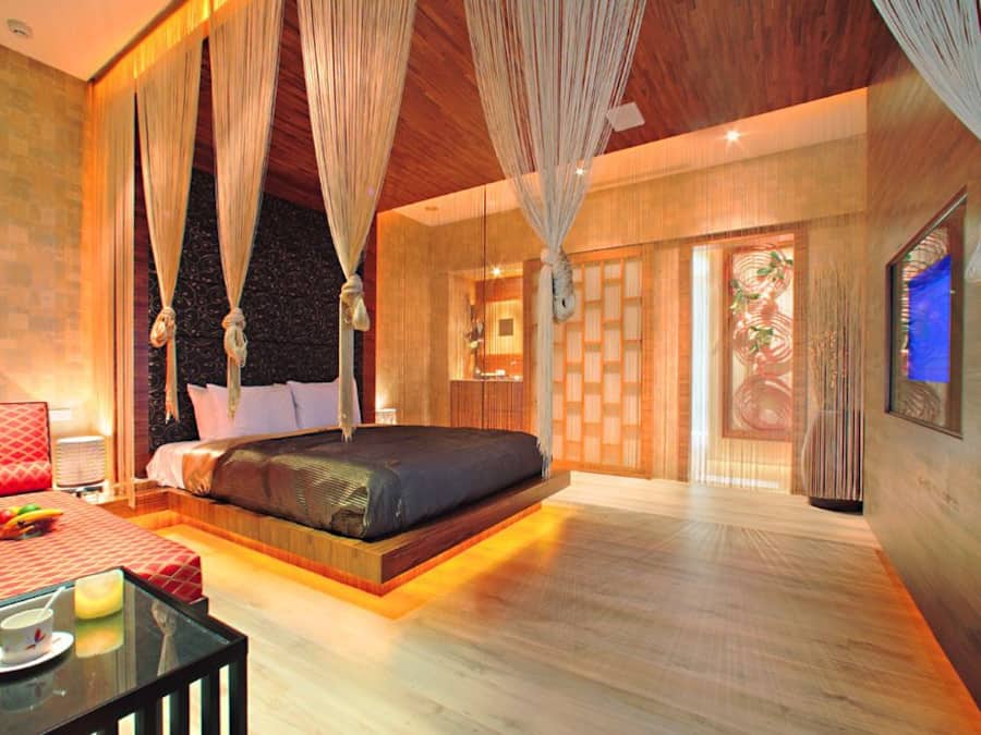 Classic Double Room | Minibar, blackout drapes, soundproofing, iron/ironing board