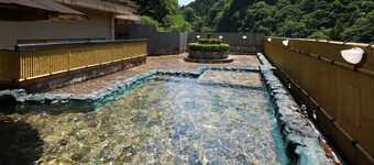 砂湯のお膝元 湯原国際観光ホテル 菊之湯