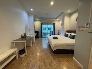 Quarto casal luxo | Escrivaninha, Wi-Fi de cortesia, roupa de cama