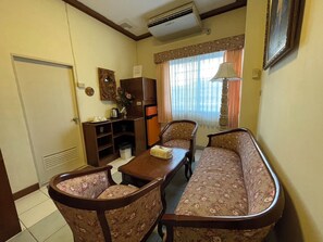 Superior Double Room | Desk, free WiFi, bed sheets - OYO 75486 Anna Residence Jomtien (Pattaya)