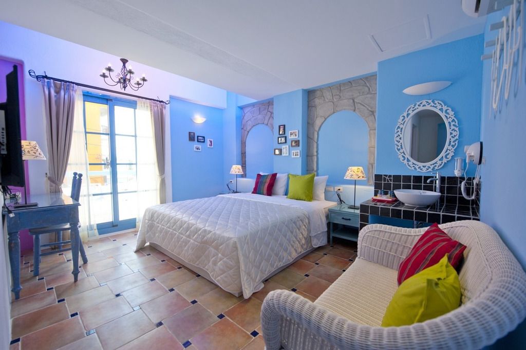 villa, 2 bedrooms | minibar, individually decorated, individually furnished, desk