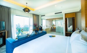 Premium bedding, minibar, in-room safe, desk - Nam Hotel & Spa (Da Nang)