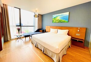 ห้องดีลักซ์ดับเบิล | เครื่องนอนระดับพรีเมียม, มินิบาร์, ตู้นิรภัยในห้องพัก, โต๊ะทำงาน