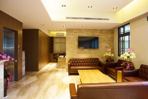 Área de estar no saguão