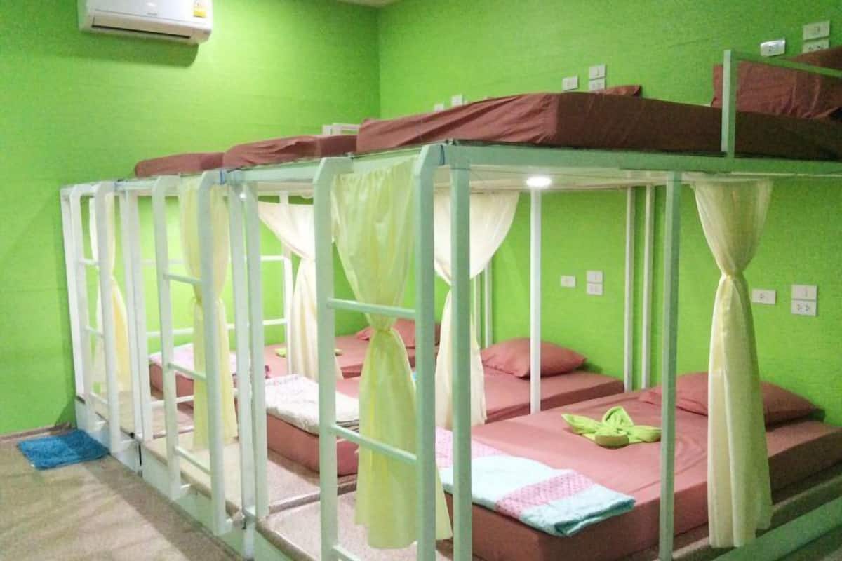 6-Bed Female Dormitory | WiFi (free)