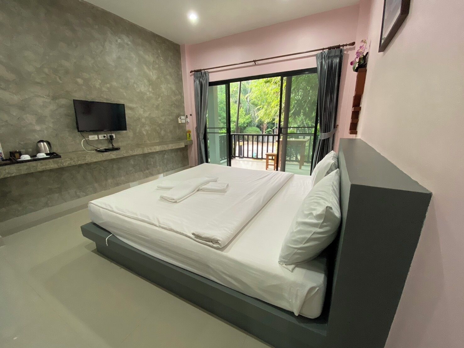 deluxe room, 1 double bed | blackout curtains, free wifi