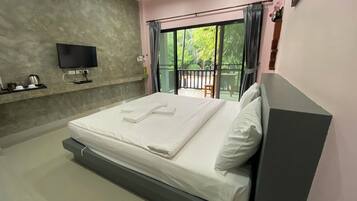 Deluxe Room, 1 Double Bed | Blackout curtains, free WiFi