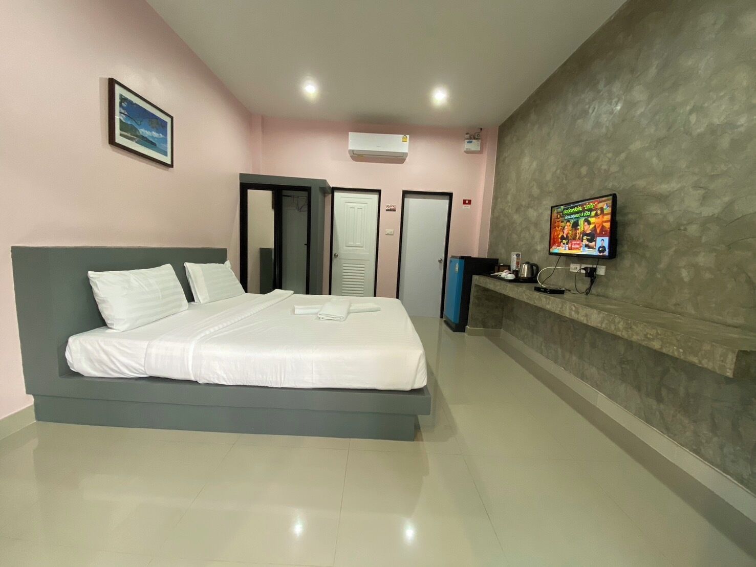 deluxe room, 1 double bed | blackout curtains, free wifi