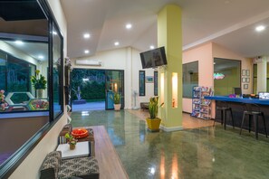 Lobby sitting area - Krabi Inn Resort (Krabi)